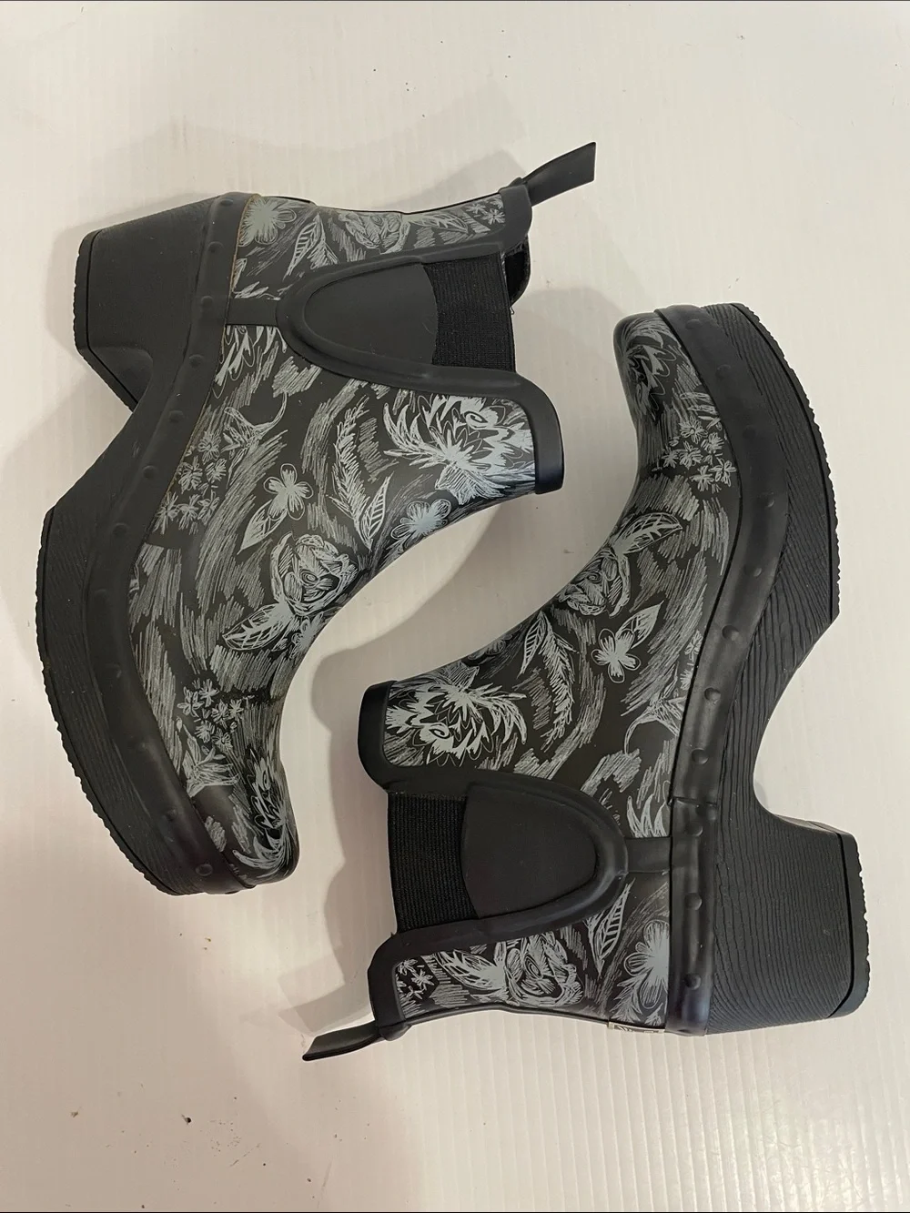 Dansko Rosa Rain Boots Size EU 38 US 7.5 Rubber Gray Floral Black